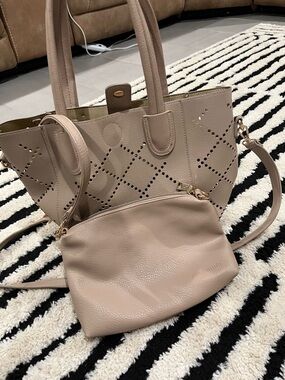 Louenhide Baby Bermuda in Putty -  Tote with Matching Internal Pouch